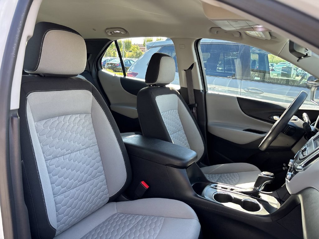 Used 2020 White Chevrolet LS image 22