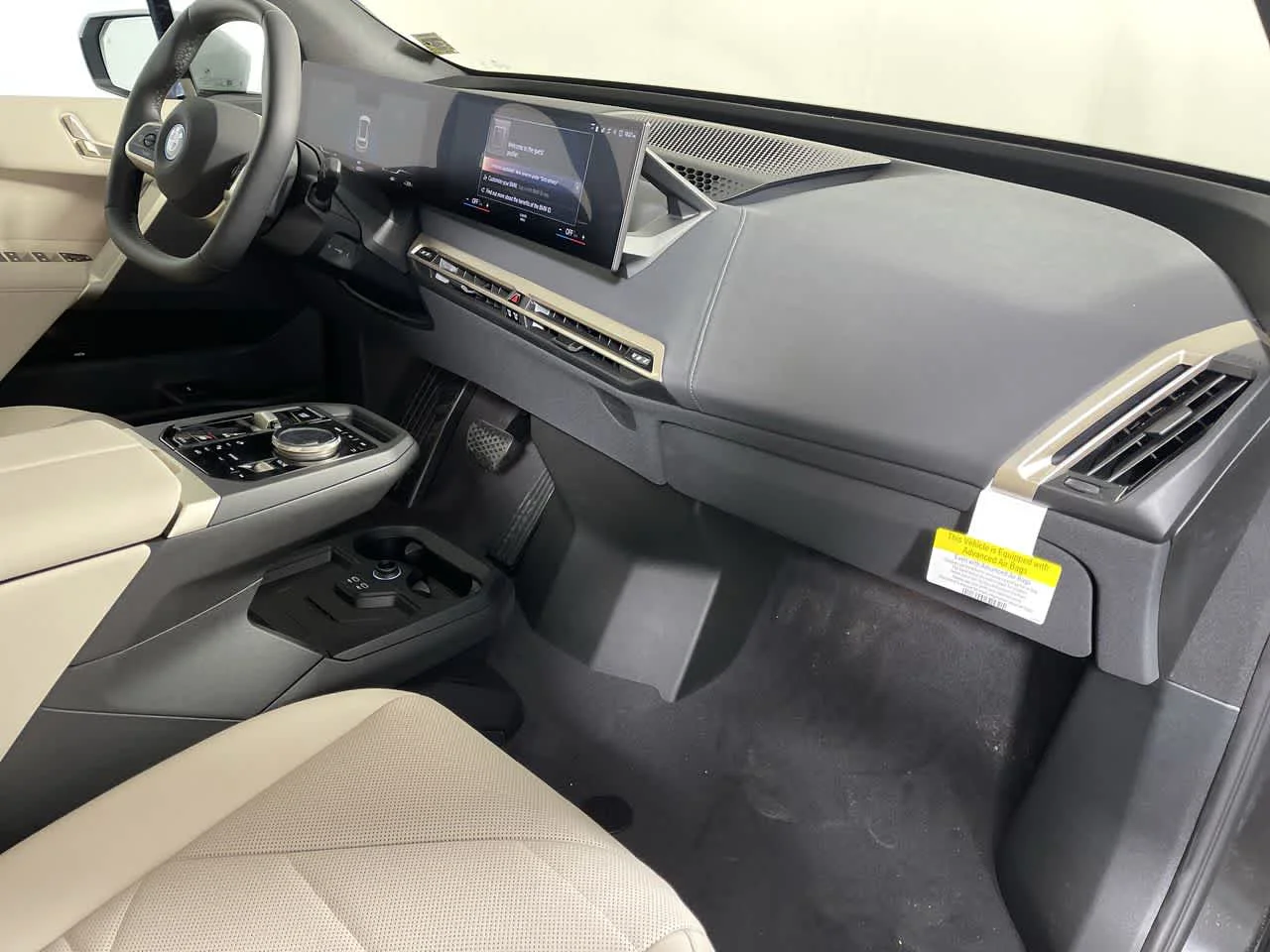 New 2022 Alpine White BMW xDrive50 image 34