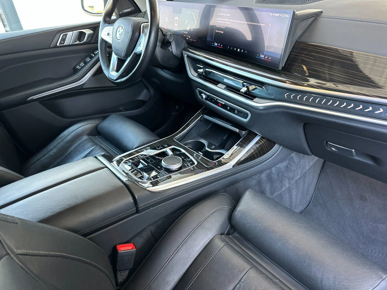 Used 2025 White BMW xDrive40i image 18