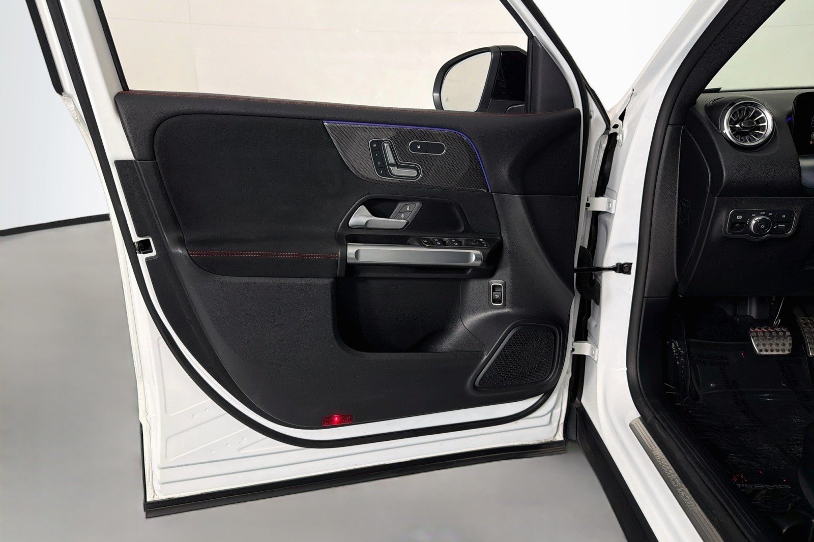 Used 2023 Polar White Mercedes-Benz 250 image 21
