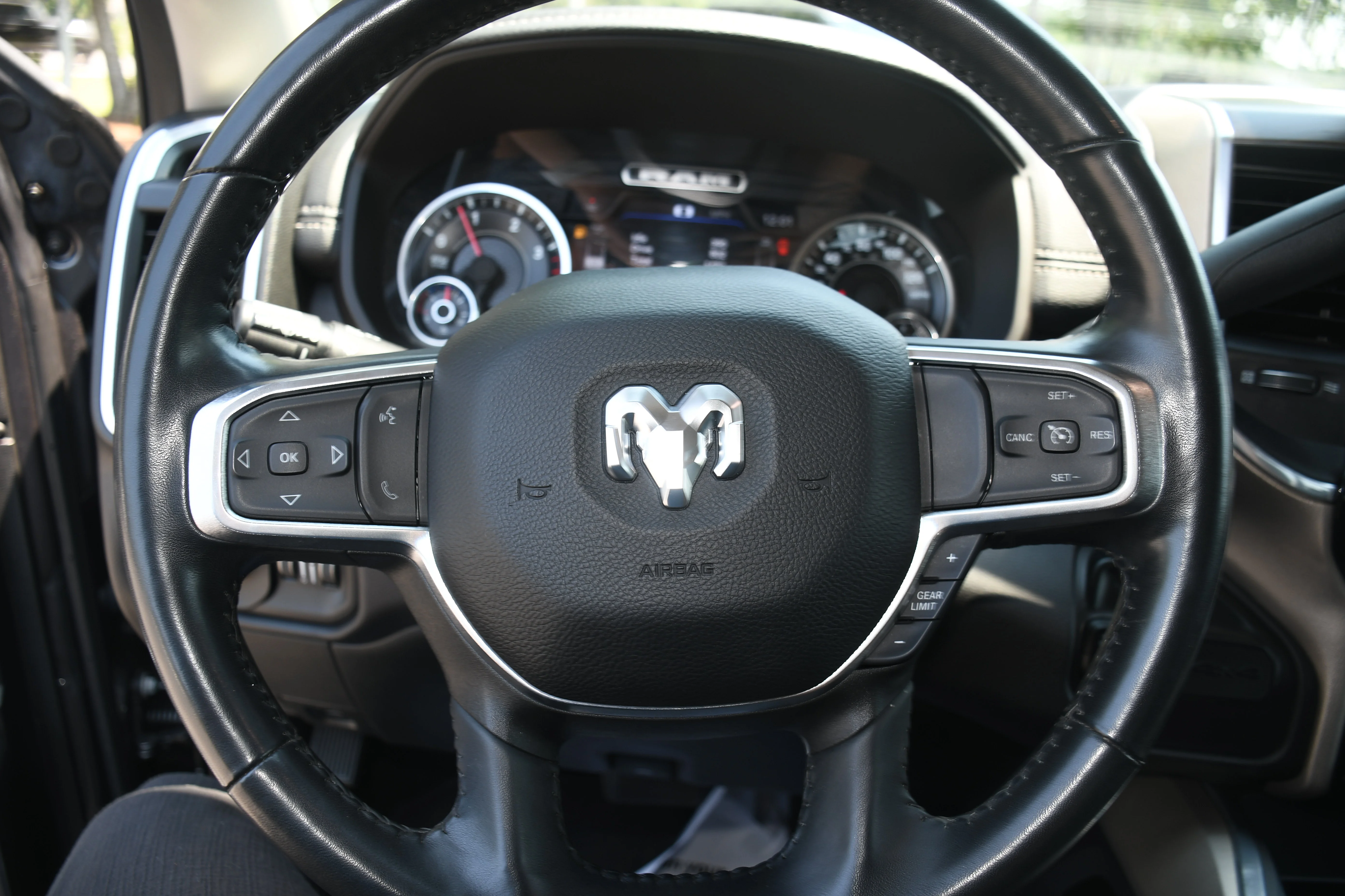 2024 RAM Ram 3500 Pickup Laramie - Photo 13