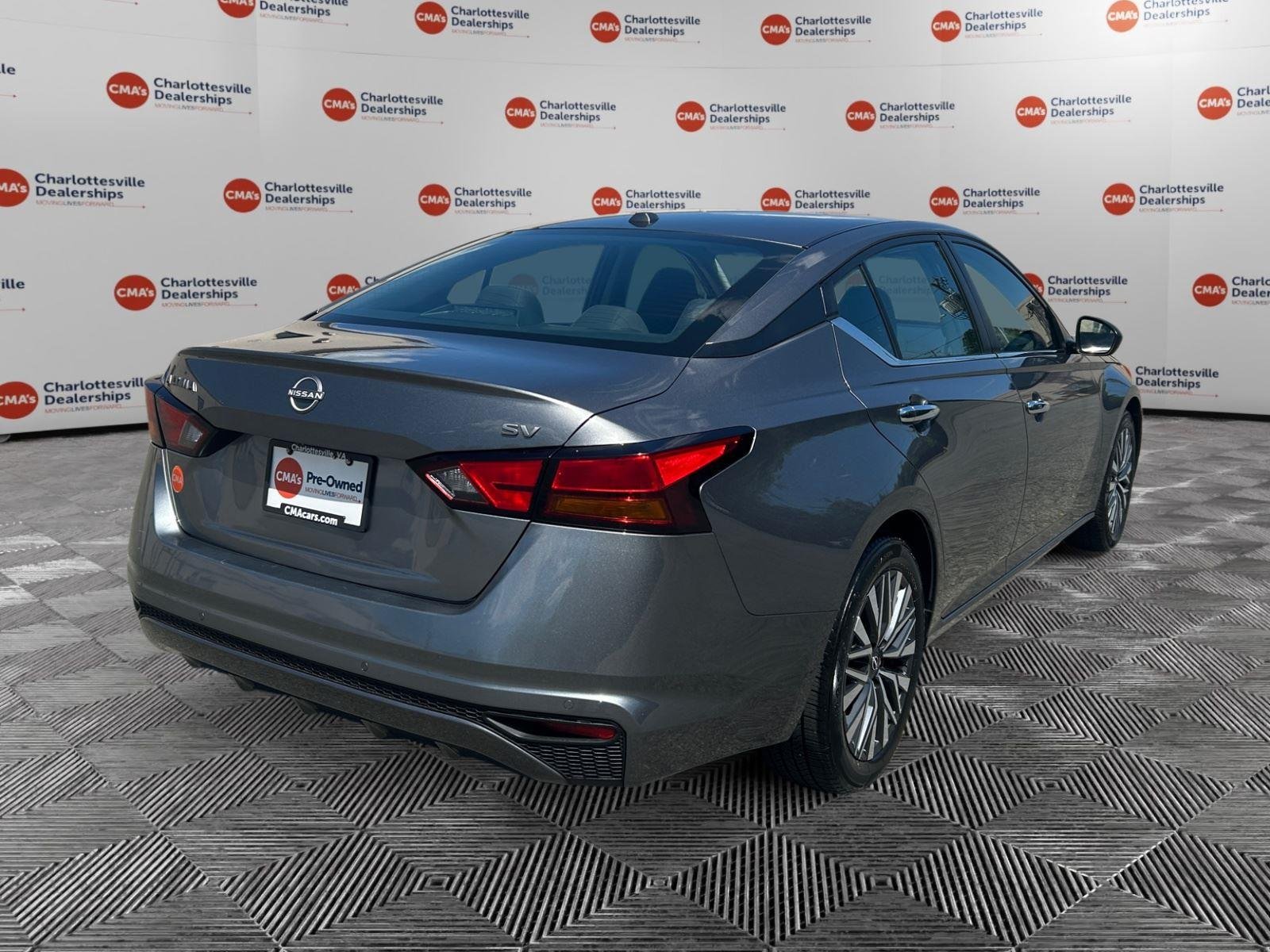 Used 2024 Gun Metallic Nissan 2.5 SV image 5