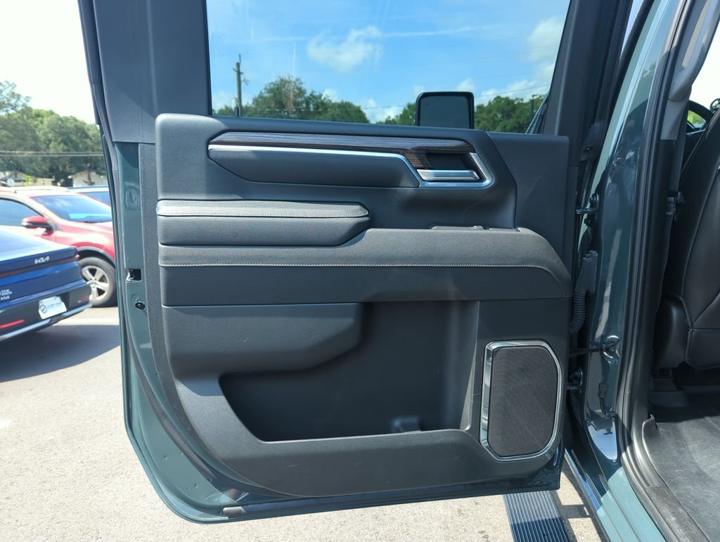 Used 2025 Gray Chevrolet LT image 28