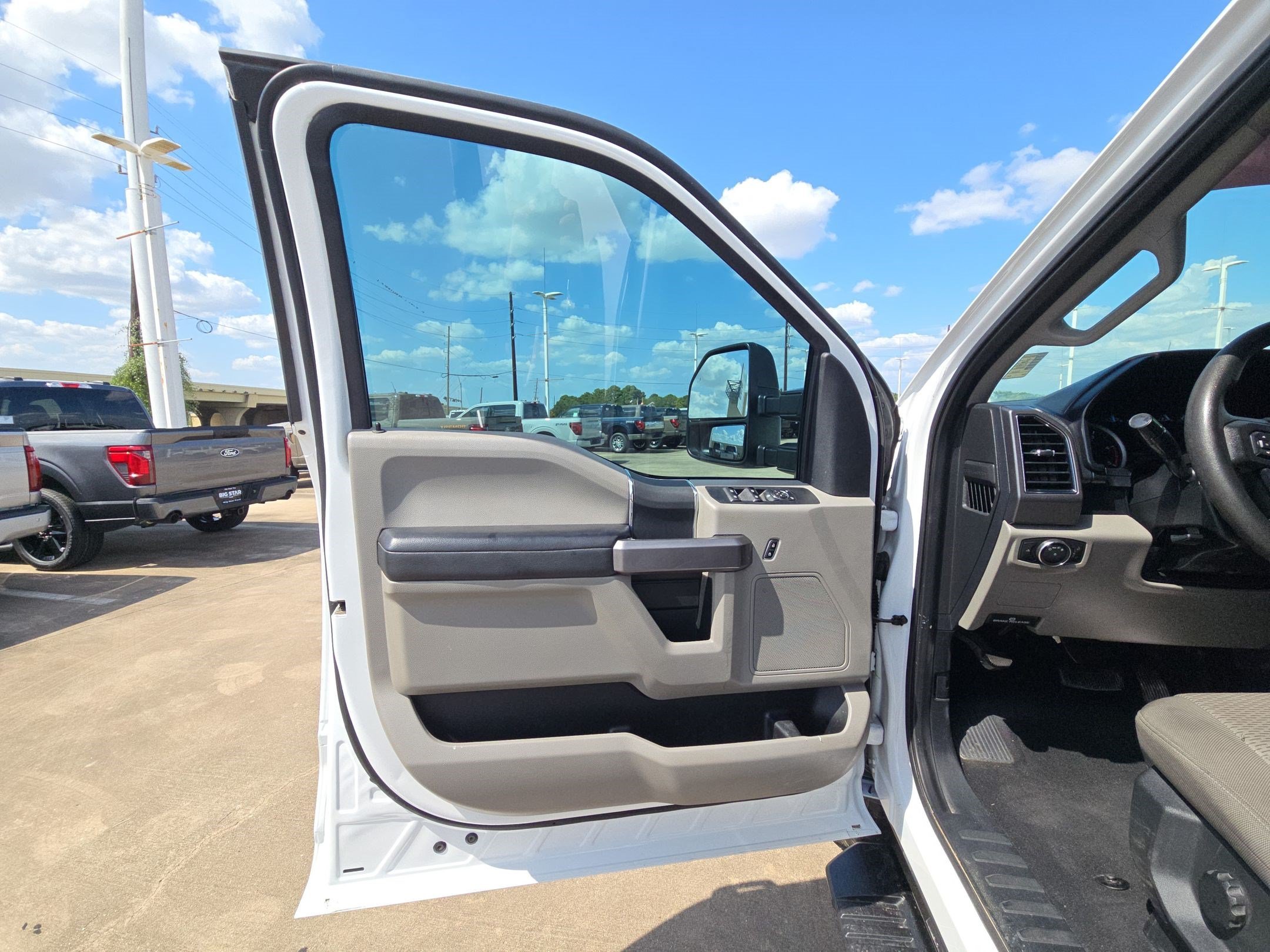 Used 2021 Blue Ford XLT image 11