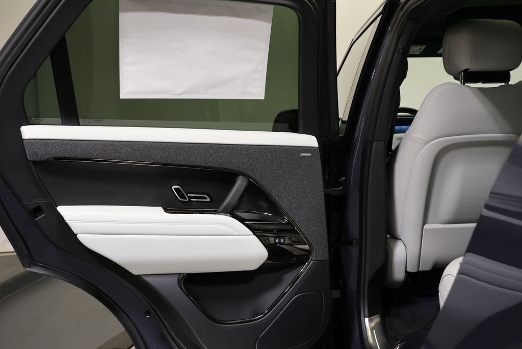 New 2026 Varesine Blue Land Rover SE image 31
