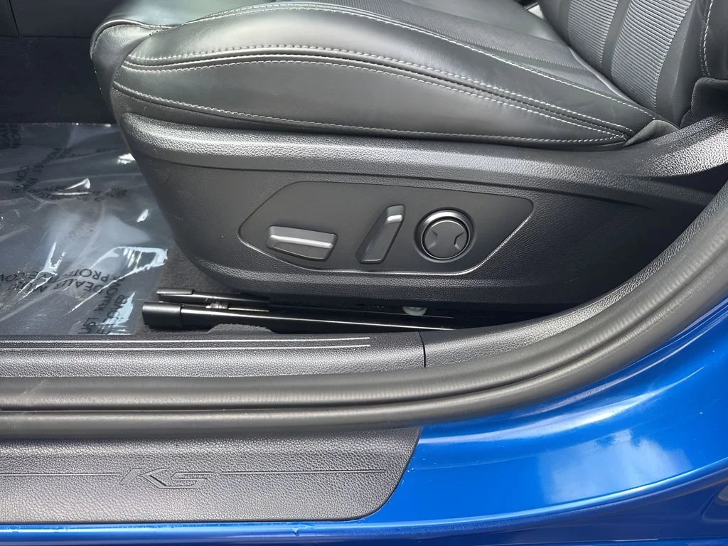 Used 2022 Blue Kia GT-Line image 10