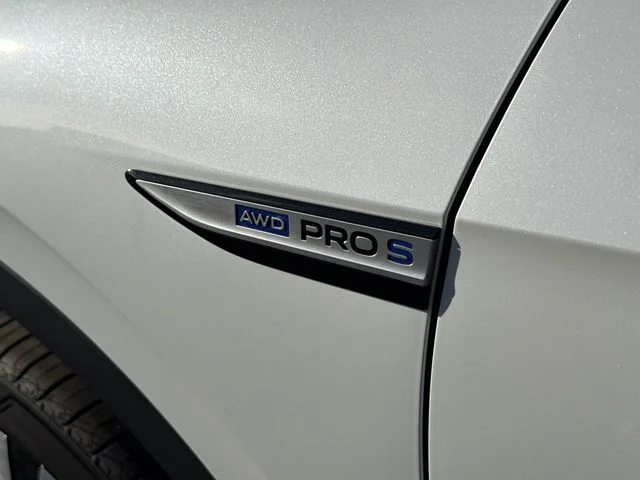 New 2026 Opal White Pearl W / Black Roof Volkswagen Pro S Plus image 13