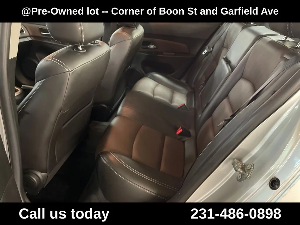 Used 2015 Silver Chevrolet 2LT image 27