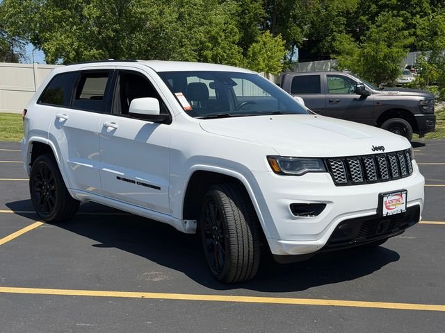 Certified Used 2022 White Jeep Laredo X image 4