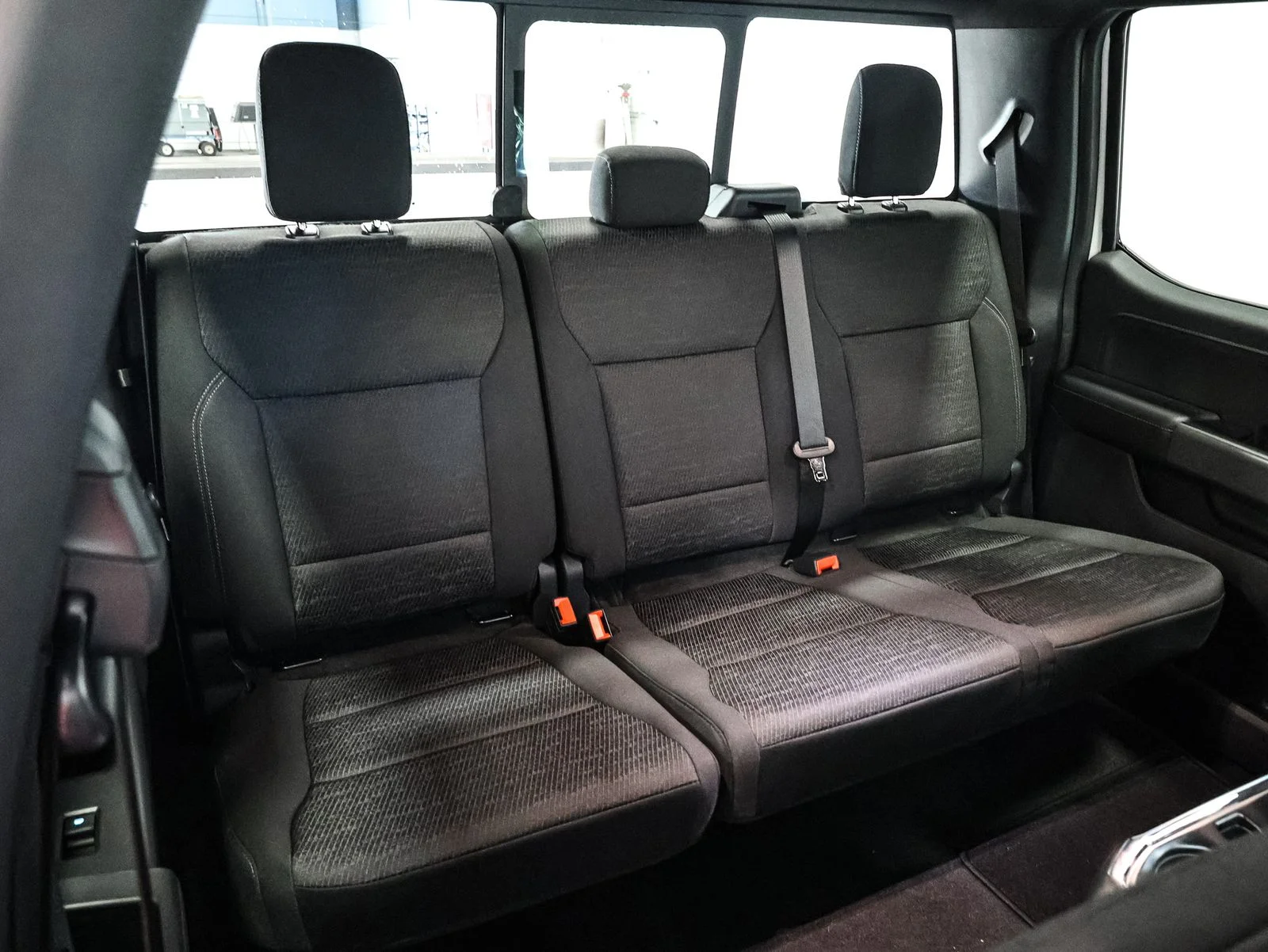New 2026 Oxford White Ford XLT image 25