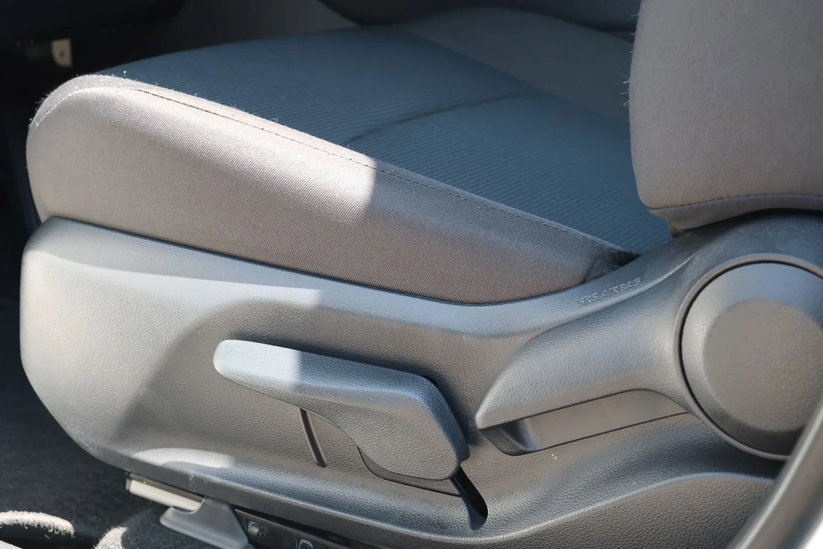 Used 2025 White Toyota LE image 28