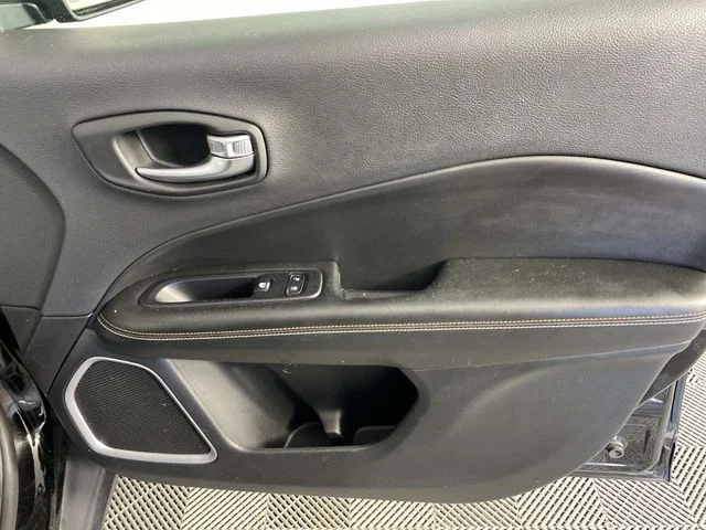 Used 2018 Black Jeep Latitude image 24