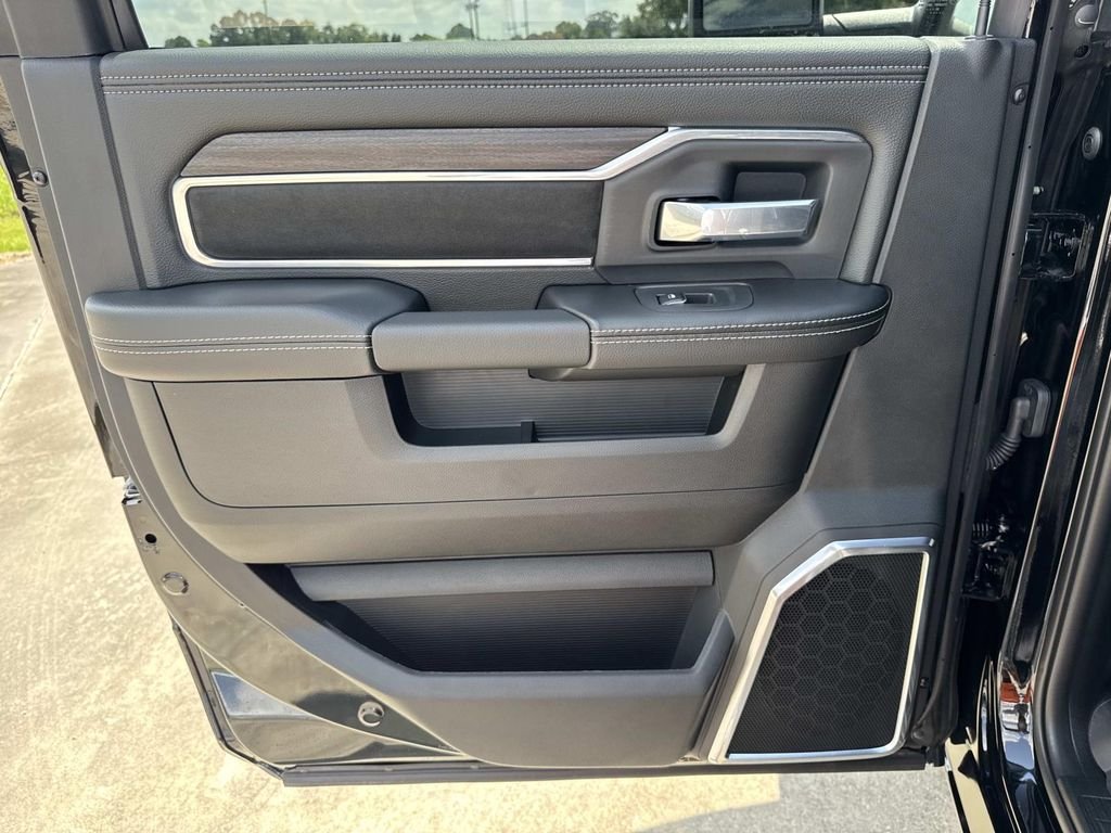 2026 RAM 2500 Laramie - Photo 30