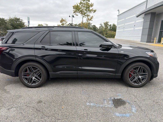 Certified Used 2025 Black Metallic Ford ST-Line image 31
