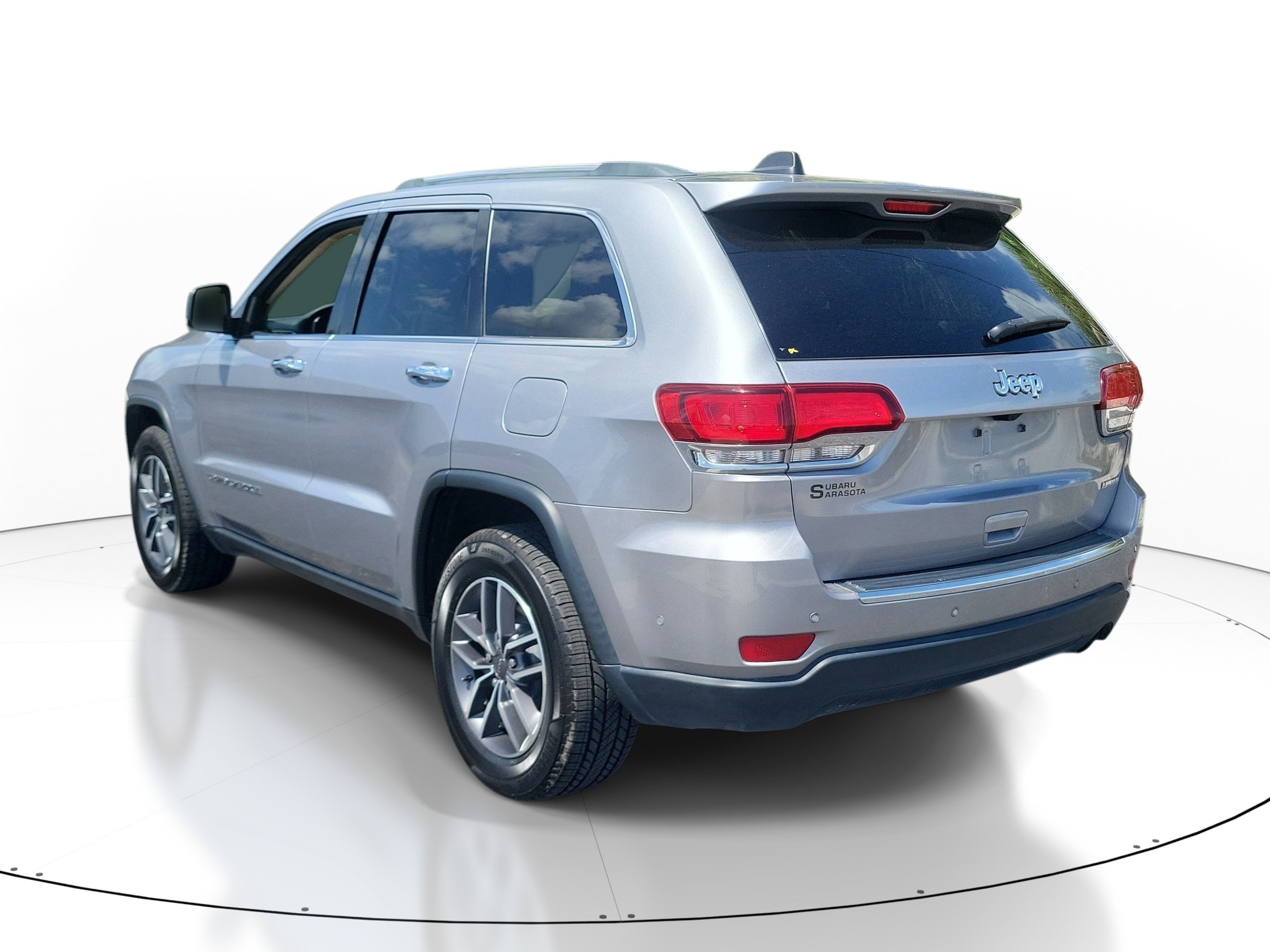 Used 2020 Billet Silver Metallic Clearcoat Jeep Limited image 4