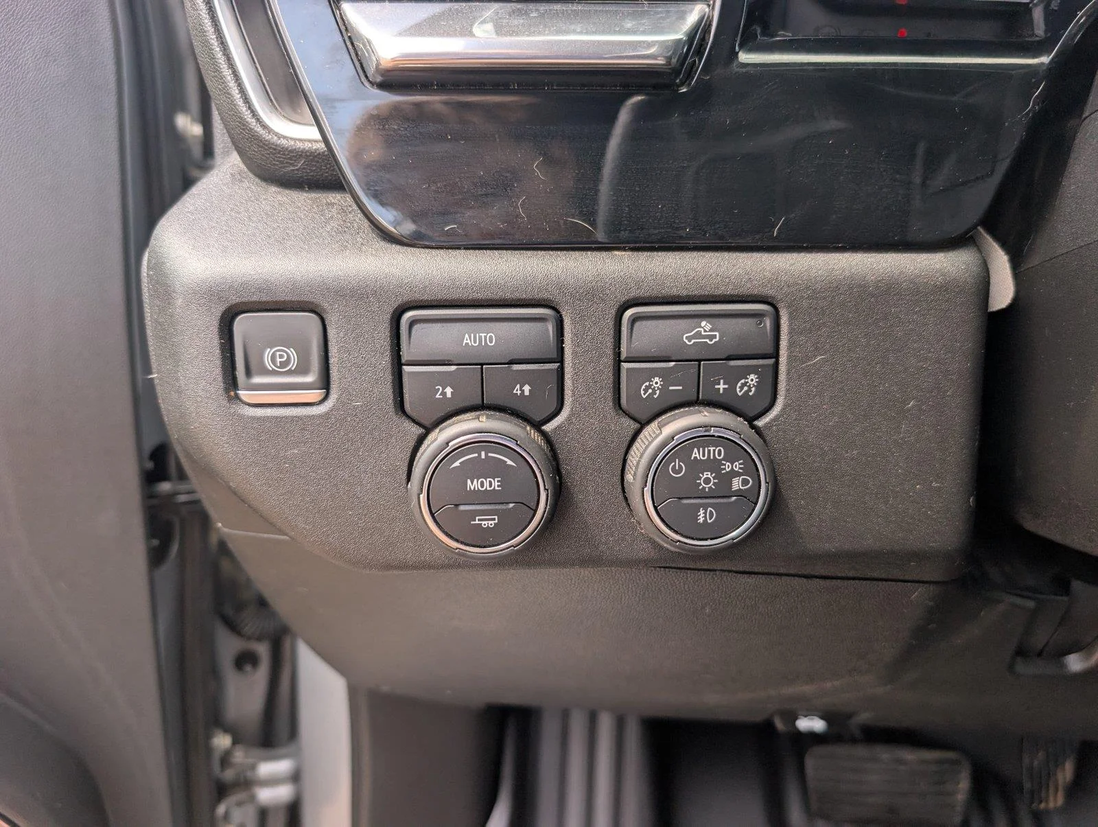 Used 2023 STERLING GRAY METALLIC Chevrolet RST image 28