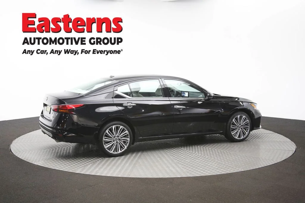 Used 2024 Black Nissan 2.5 SL image 43