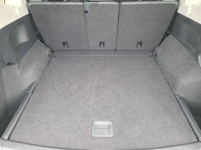 Used 2024 Gray Volkswagen SE image 6