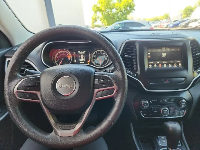 Used 2020 Red Jeep Latitude image 23