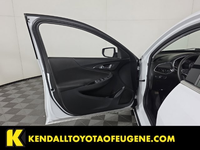 Used 2021 White Chevrolet LT image 21
