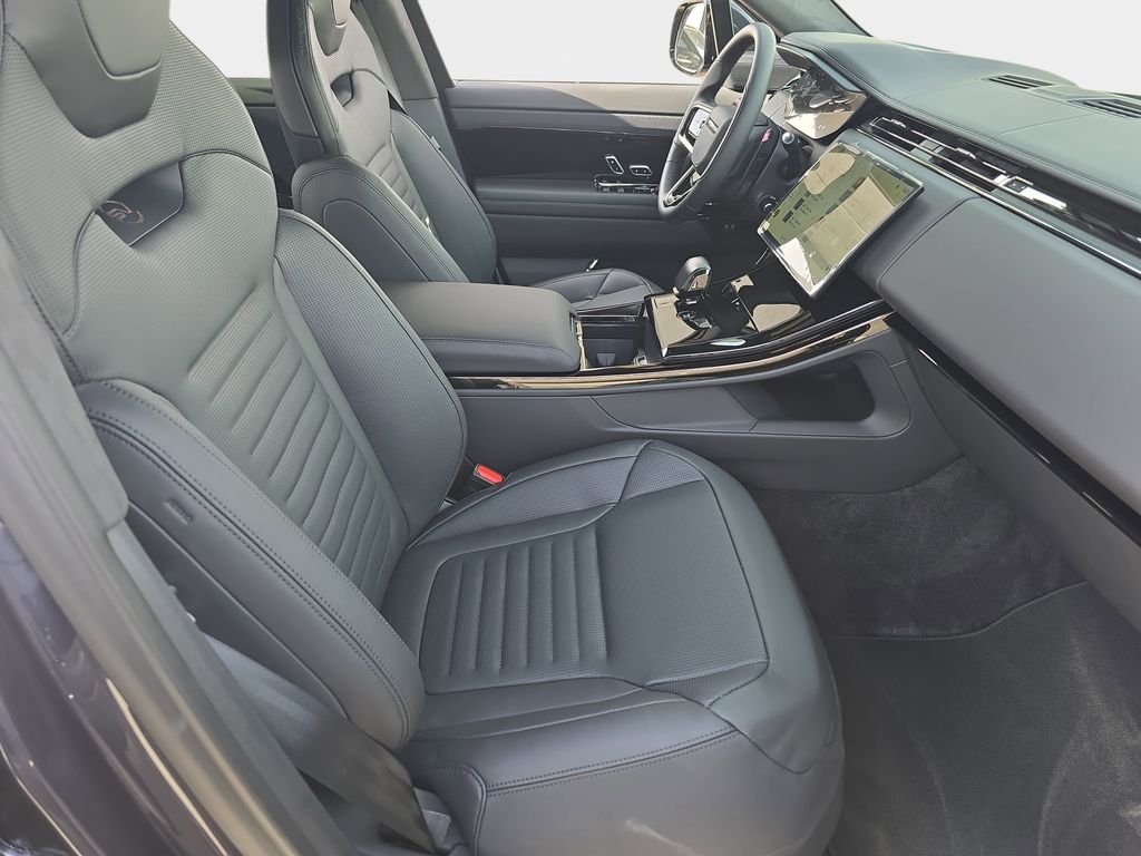 New 2026 Amethyst Grey Purple in Gloss finish Land Rover SV image 10