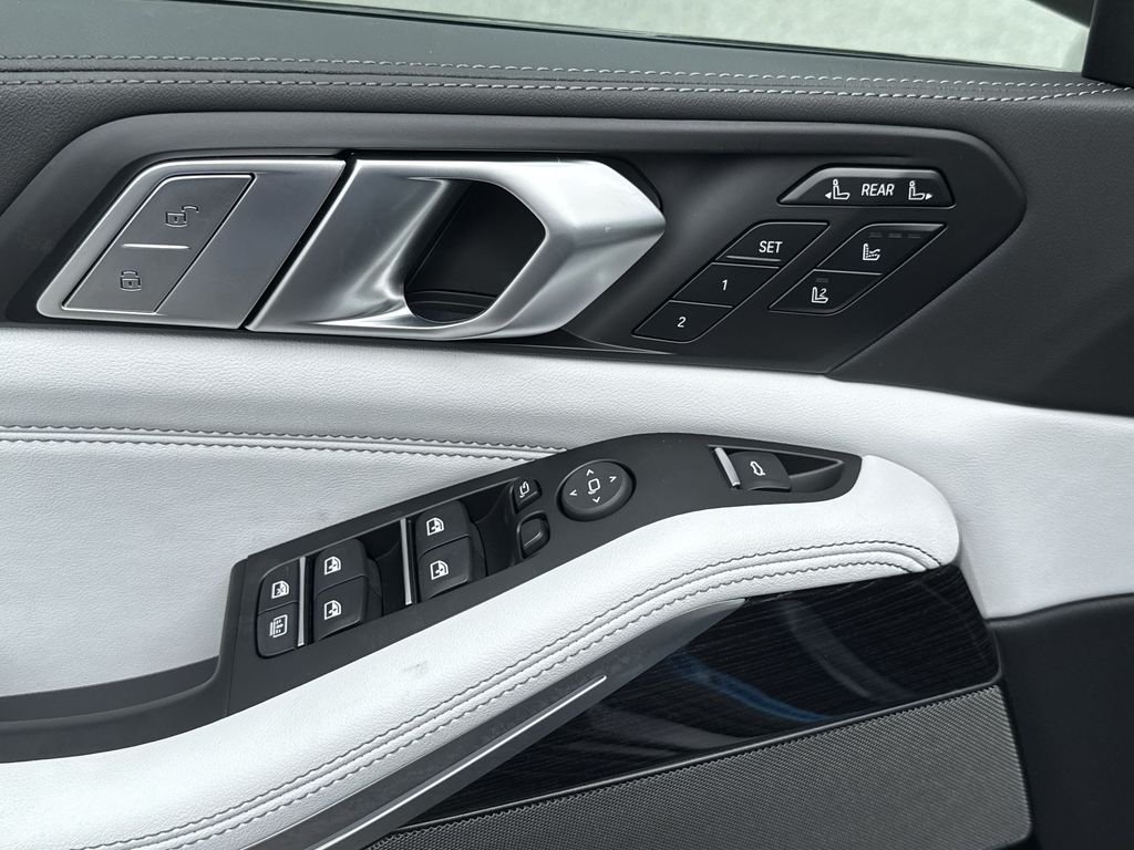 New 2027 Carbon Black Metallic BMW xDrive40i image 13