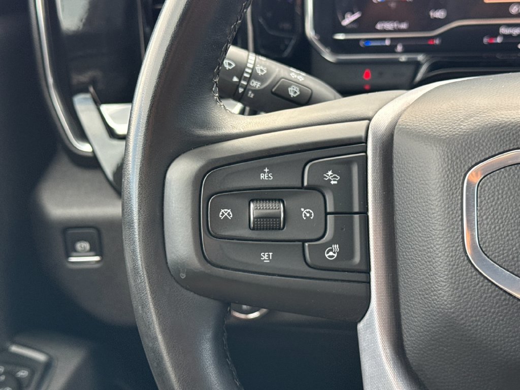 Used 2025 Summit White GMC SLT image 25