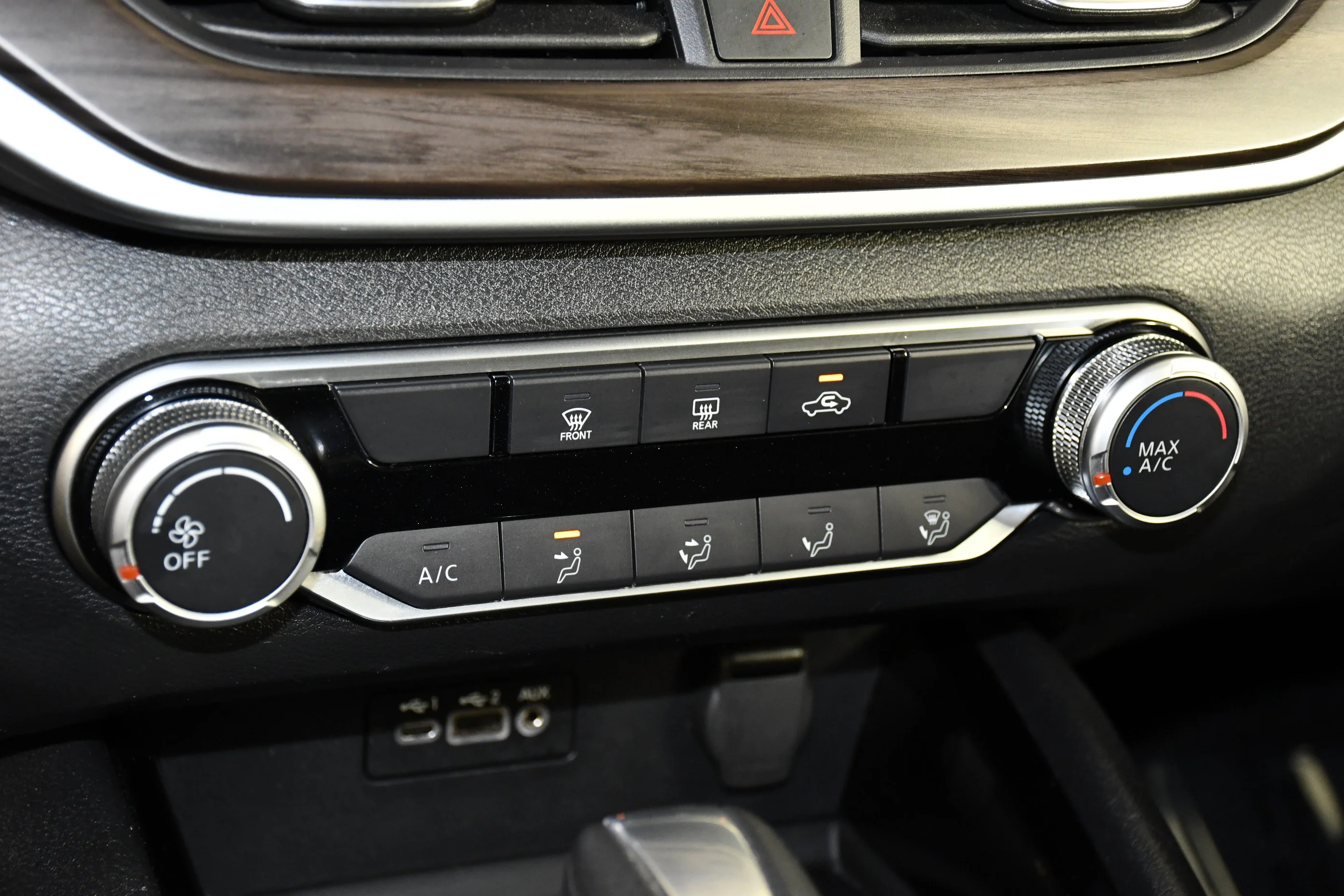 Used 2024 Gun Metallic Nissan 2.5 SV image 29