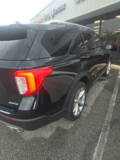 Used 2021 Black Ford Platinum image 4