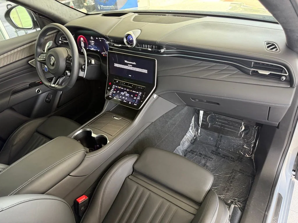 Used 2025 Bianco Astro Metallic Maserati Modena image 15