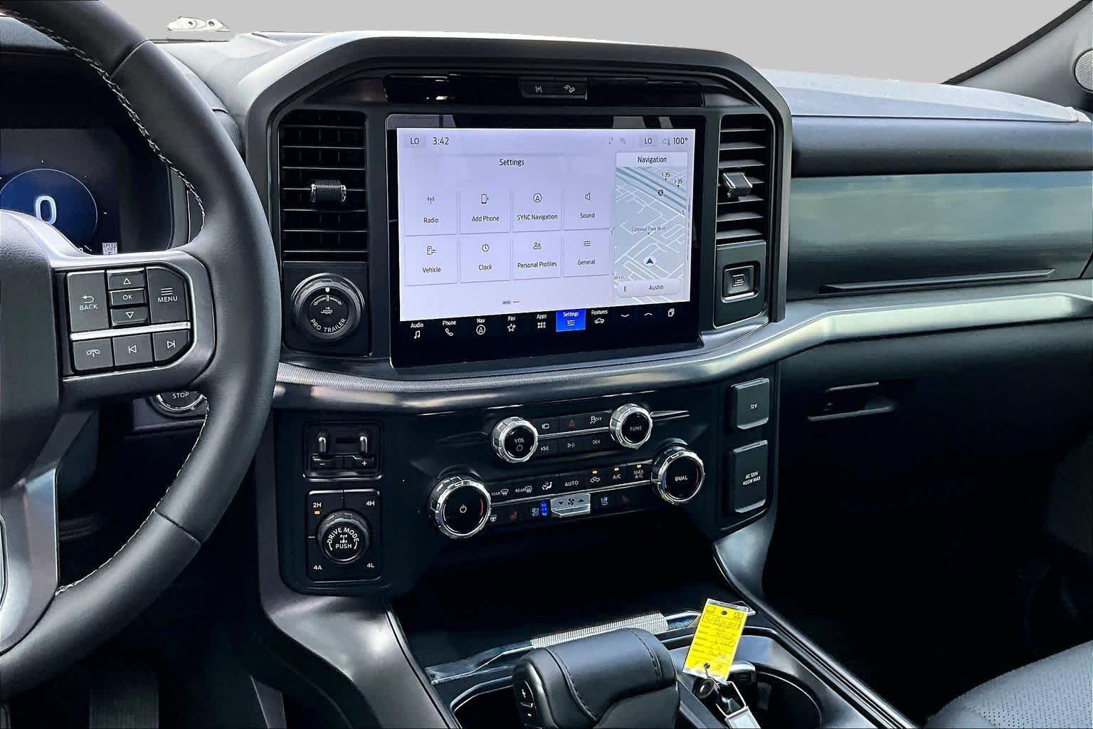 Used 2025 Oxford White Ford LARIAT image 9