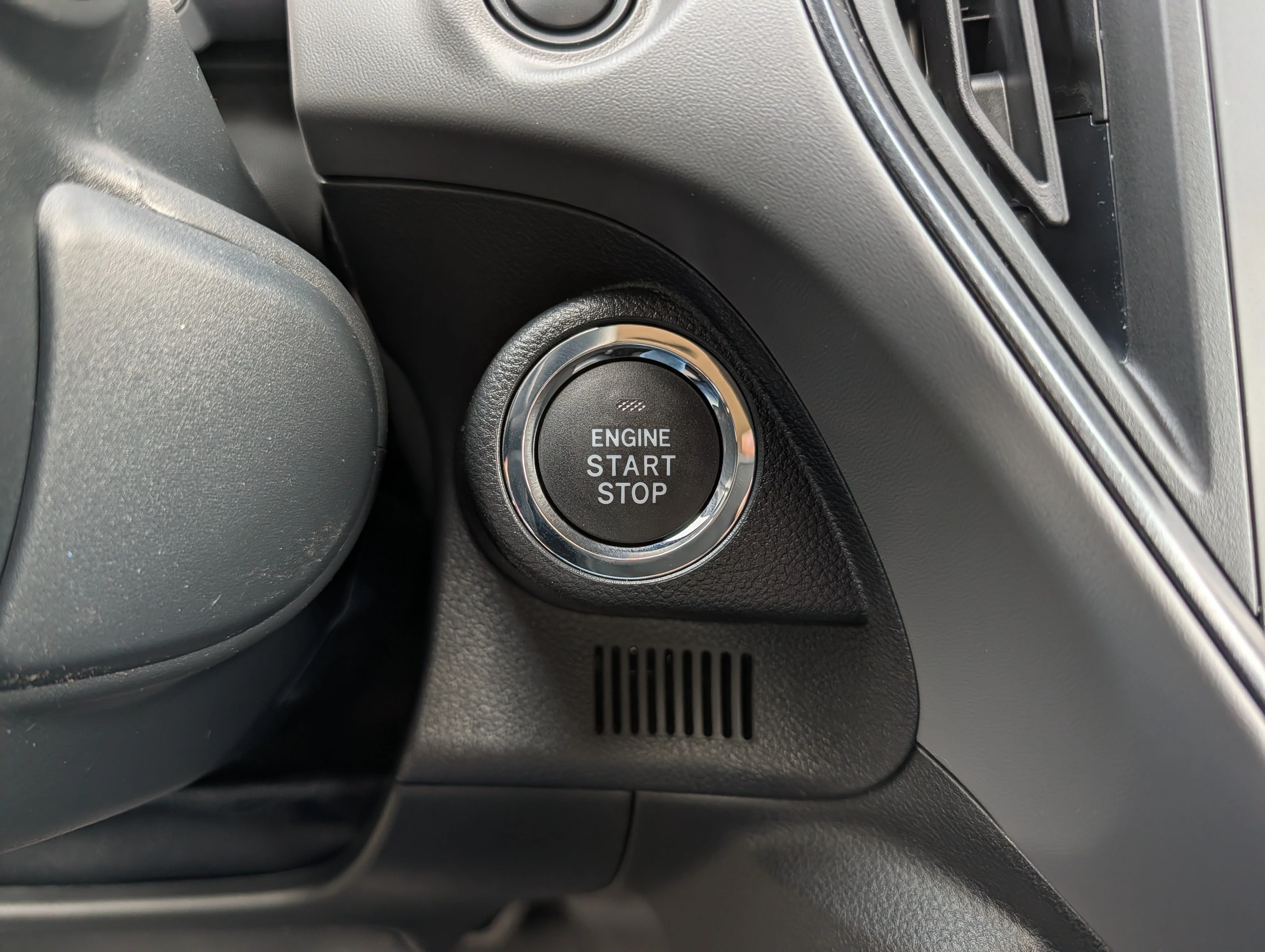 New 2026 CRYSTAL WHITE PEARL Subaru Base image 15
