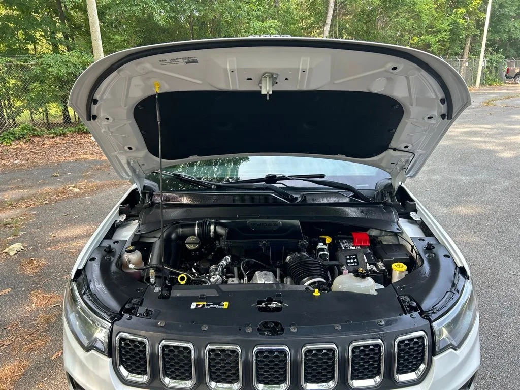 Used 2024 White Jeep Latitude image 14