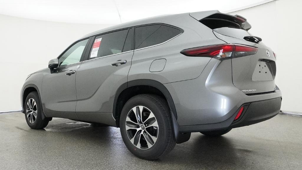 New 2026 Heavy Metal Toyota XLE image 16