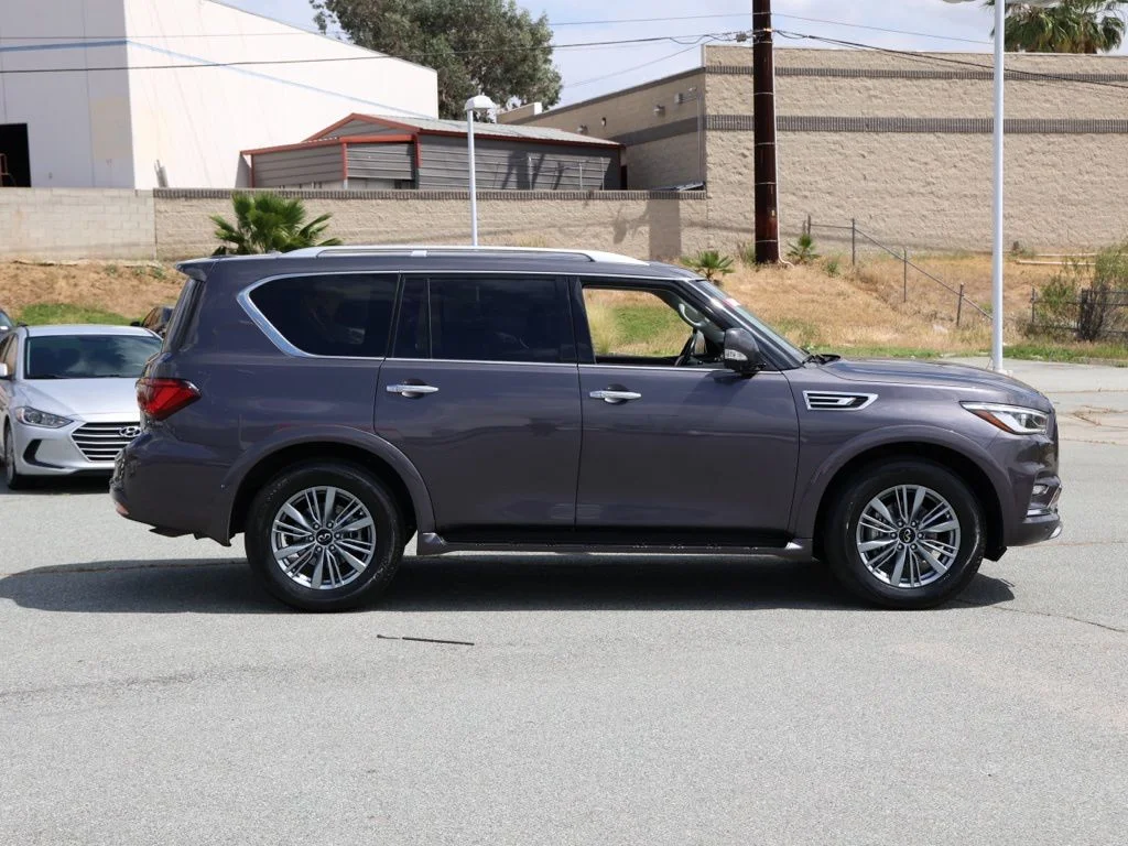 Used 2024 Gray INFINITI LUXE image 2