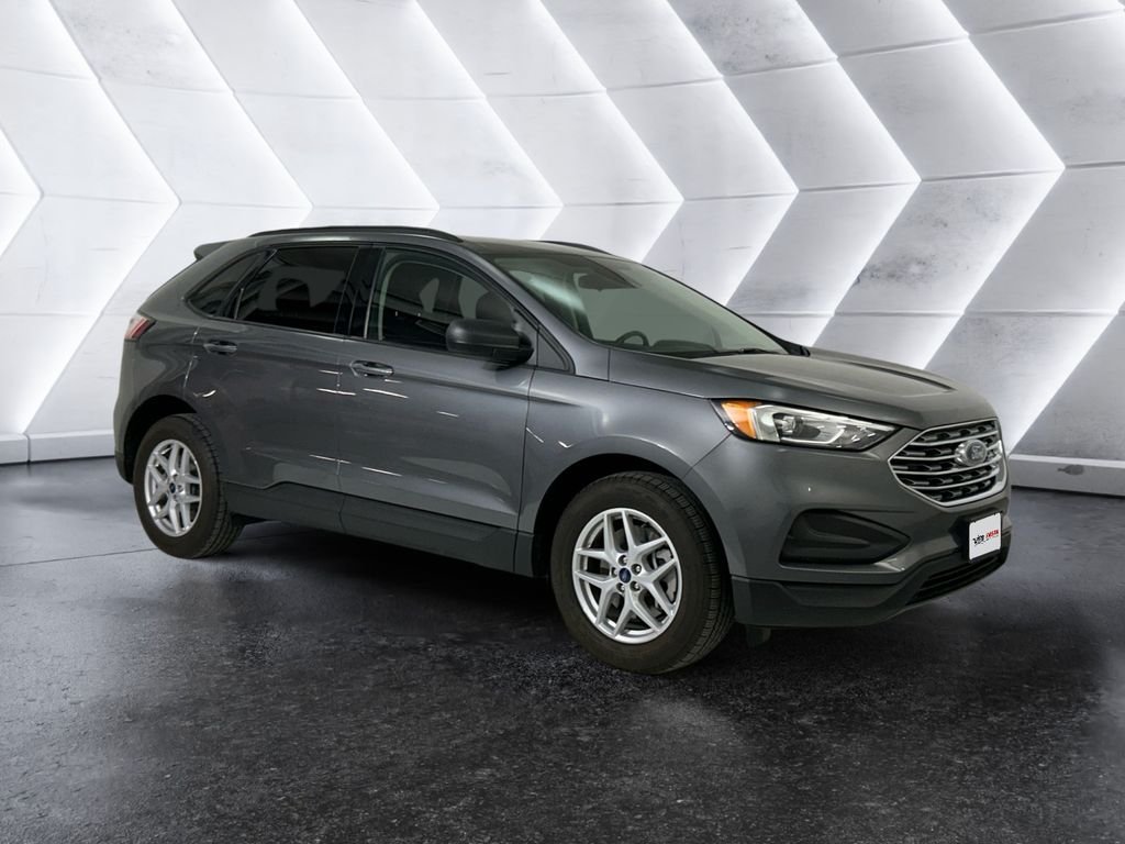 Used 2022 Gray Ford SE image 1