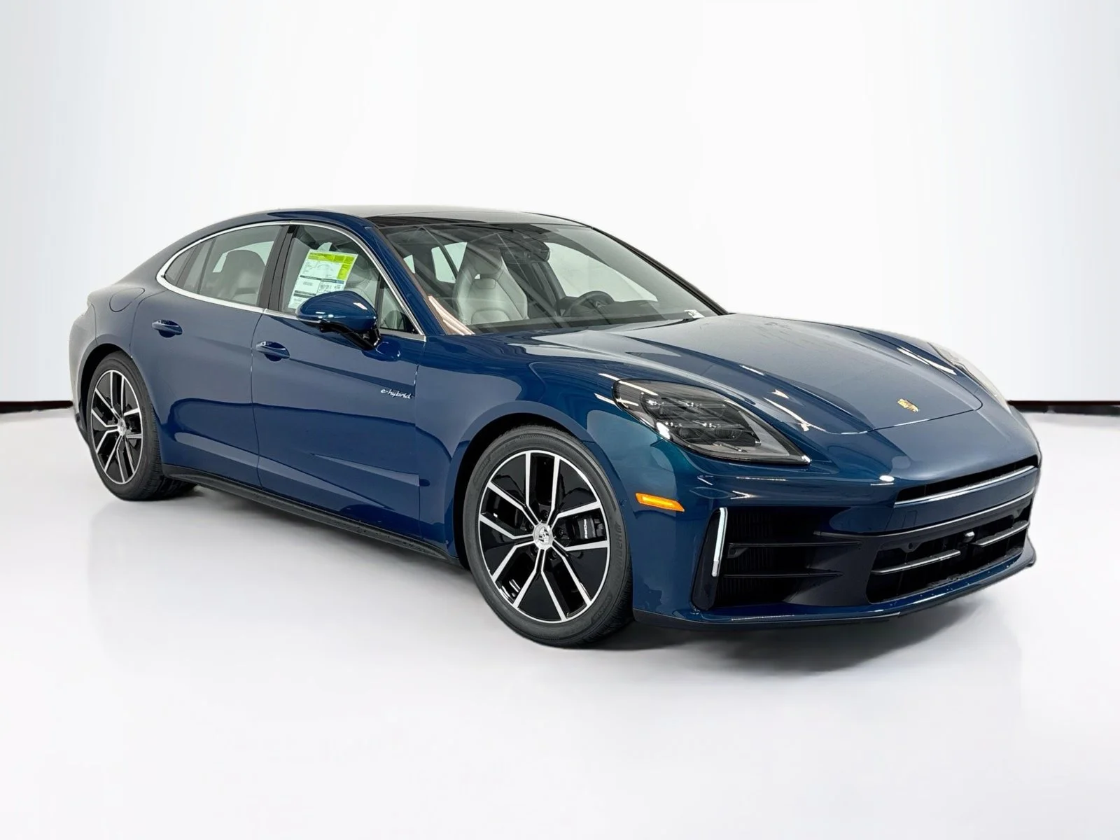 New 2026 Montego Blue Metallic Porsche 4 E-Hybrid image 7