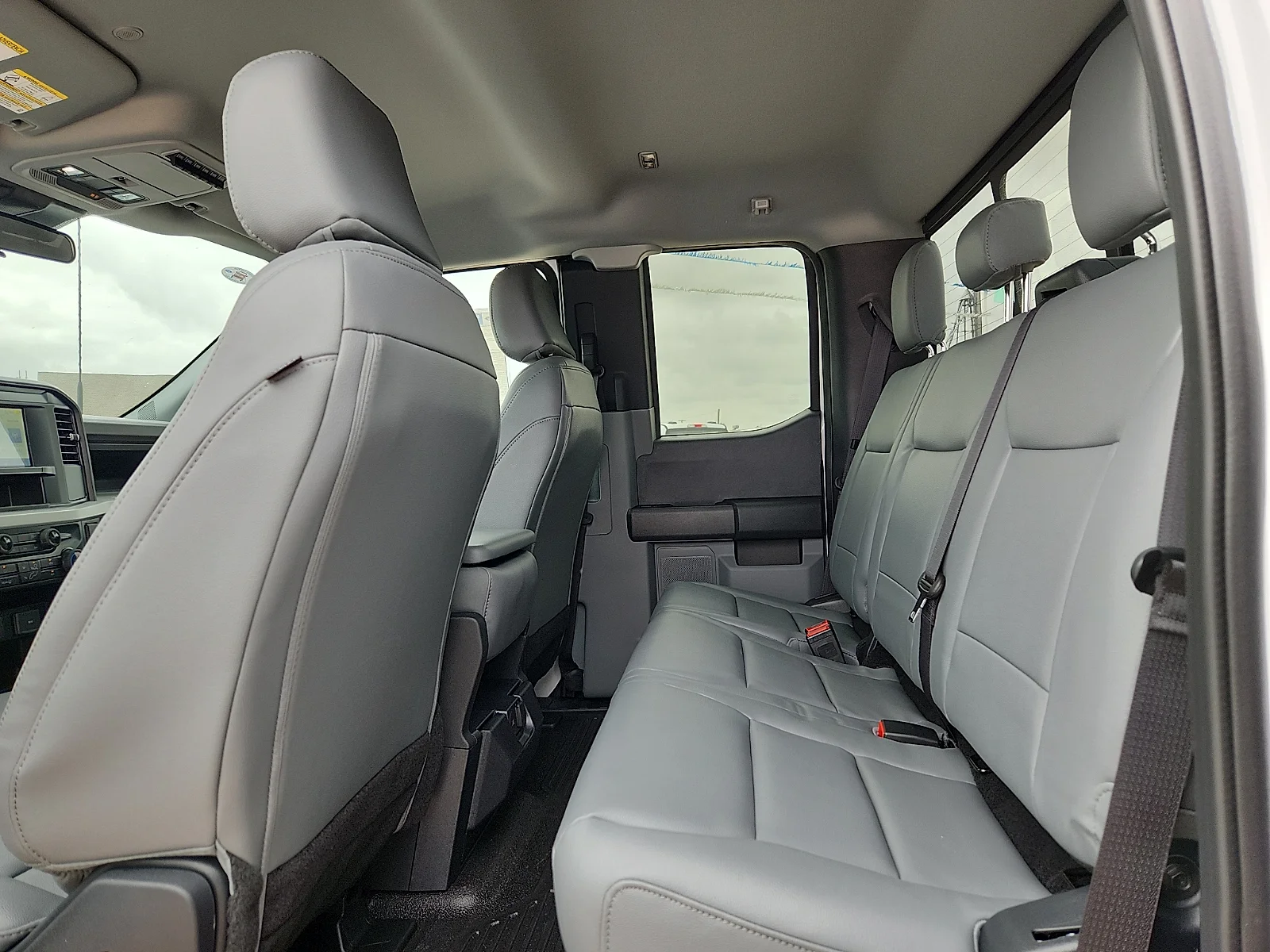 New 2026 Oxford White Ford XL image 18