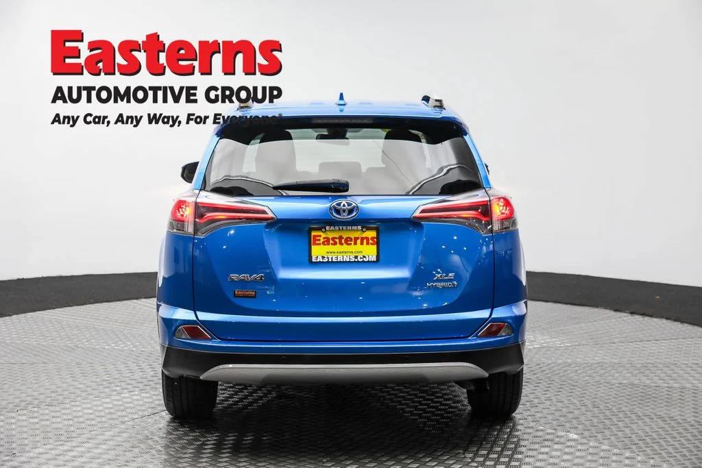 Used 2017 Blue Toyota XLE image 6