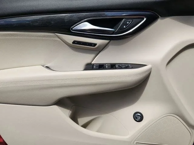 Used 2023 Red Buick Essence image 21