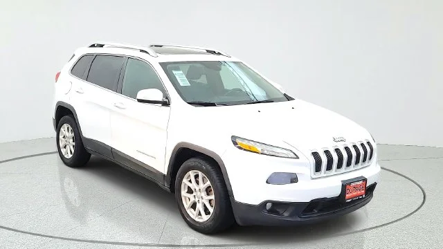 Used 2014 White Jeep Latitude image 15