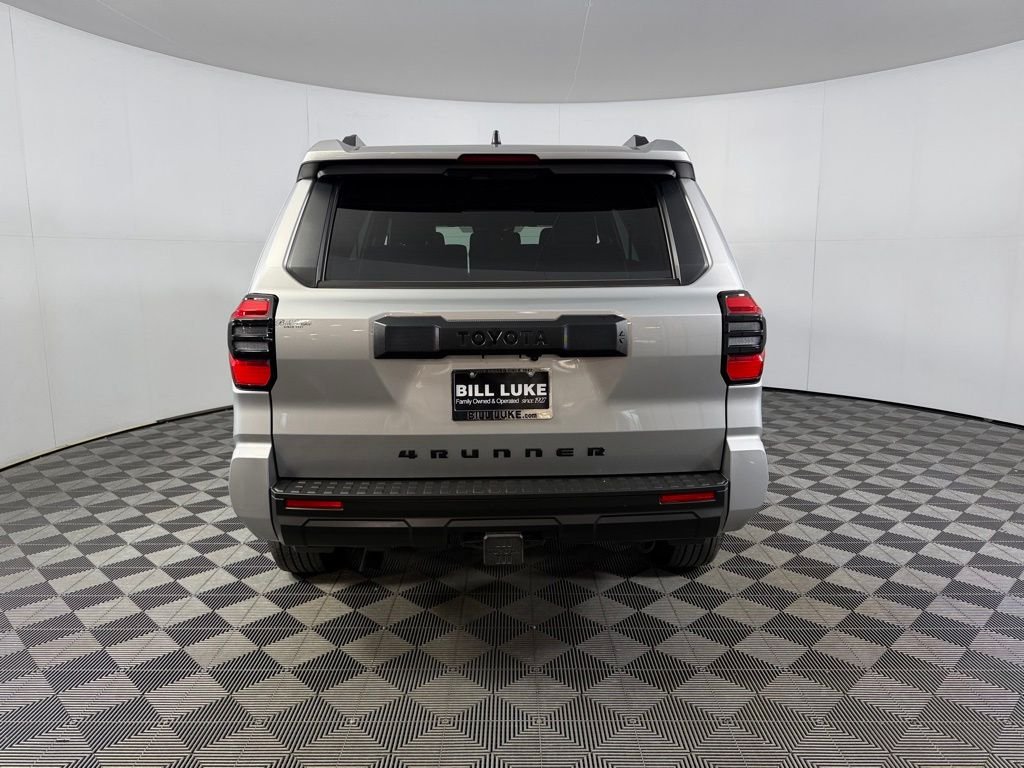 Used 2025 Cutting Edge Toyota SR5 image 8