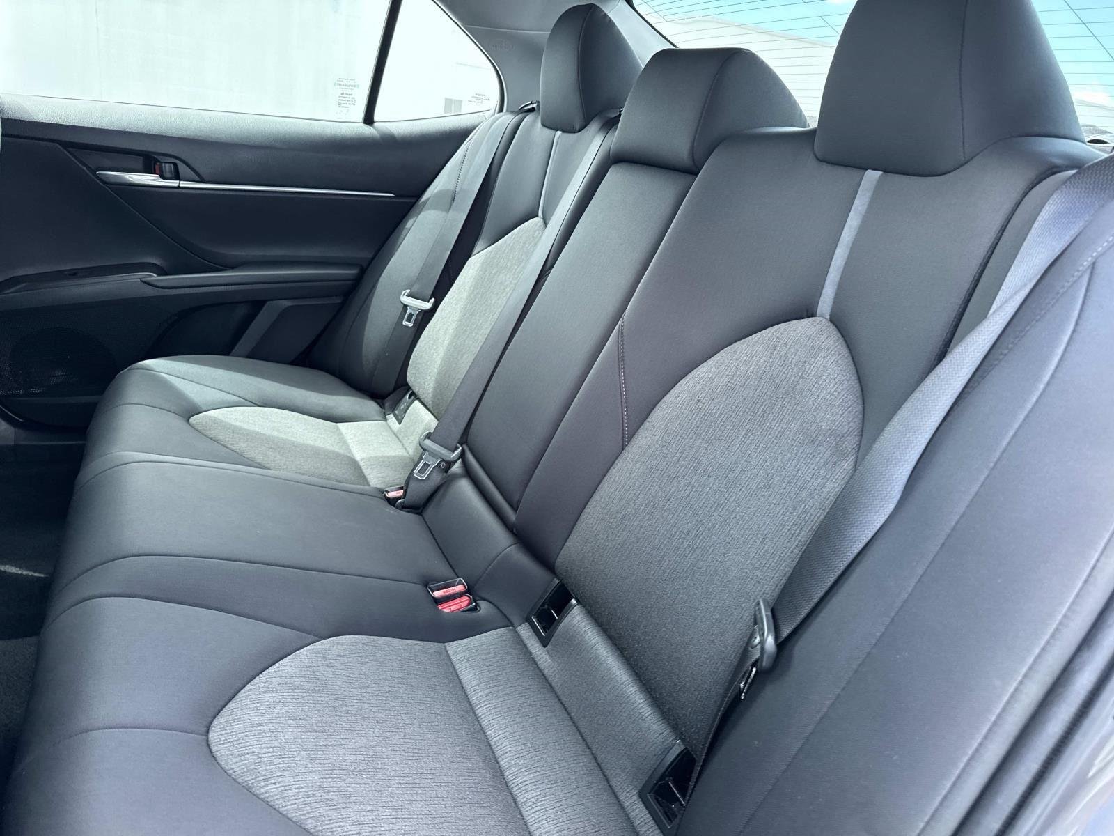 2021 Toyota Camry LE - Photo 15