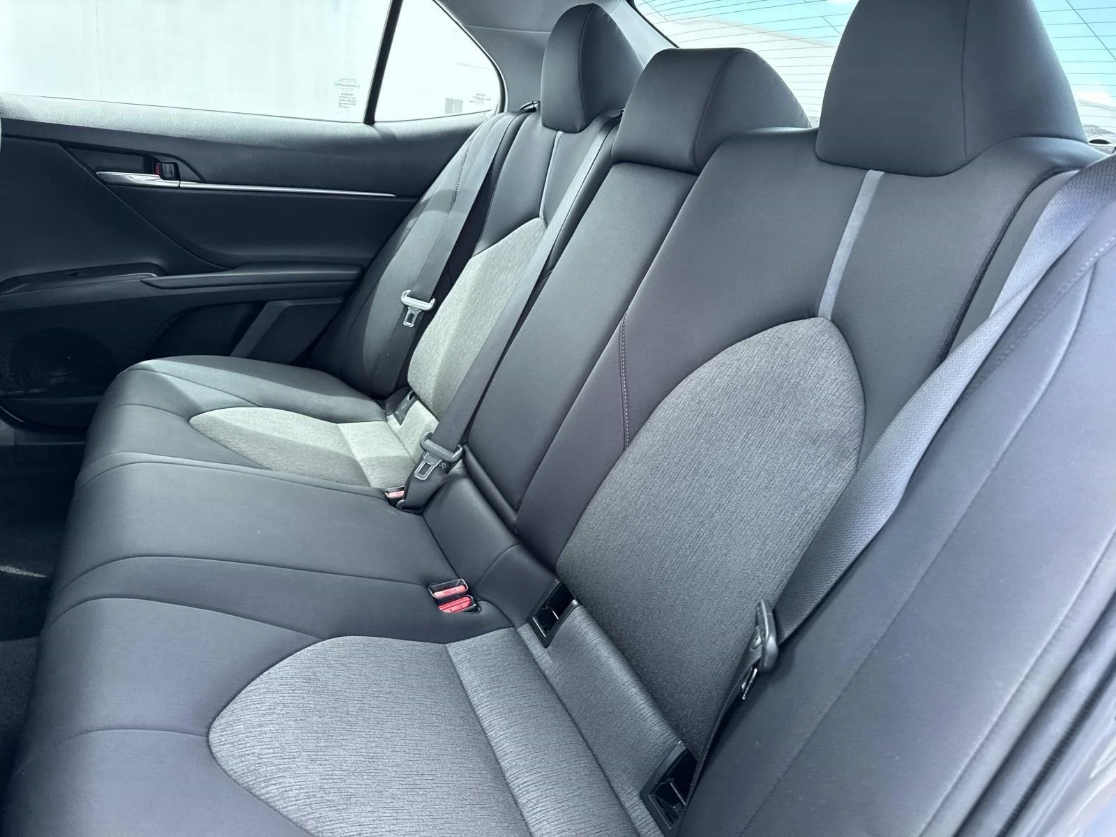 2021 Toyota Camry LE - Photo 15