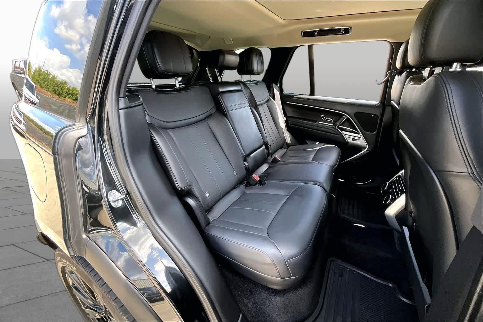 Used 2023 Santorini Black Metallic Land Rover SE image 20