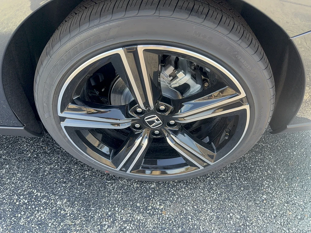 New 2026 Meteorite Gray Metallic Honda SE image 9
