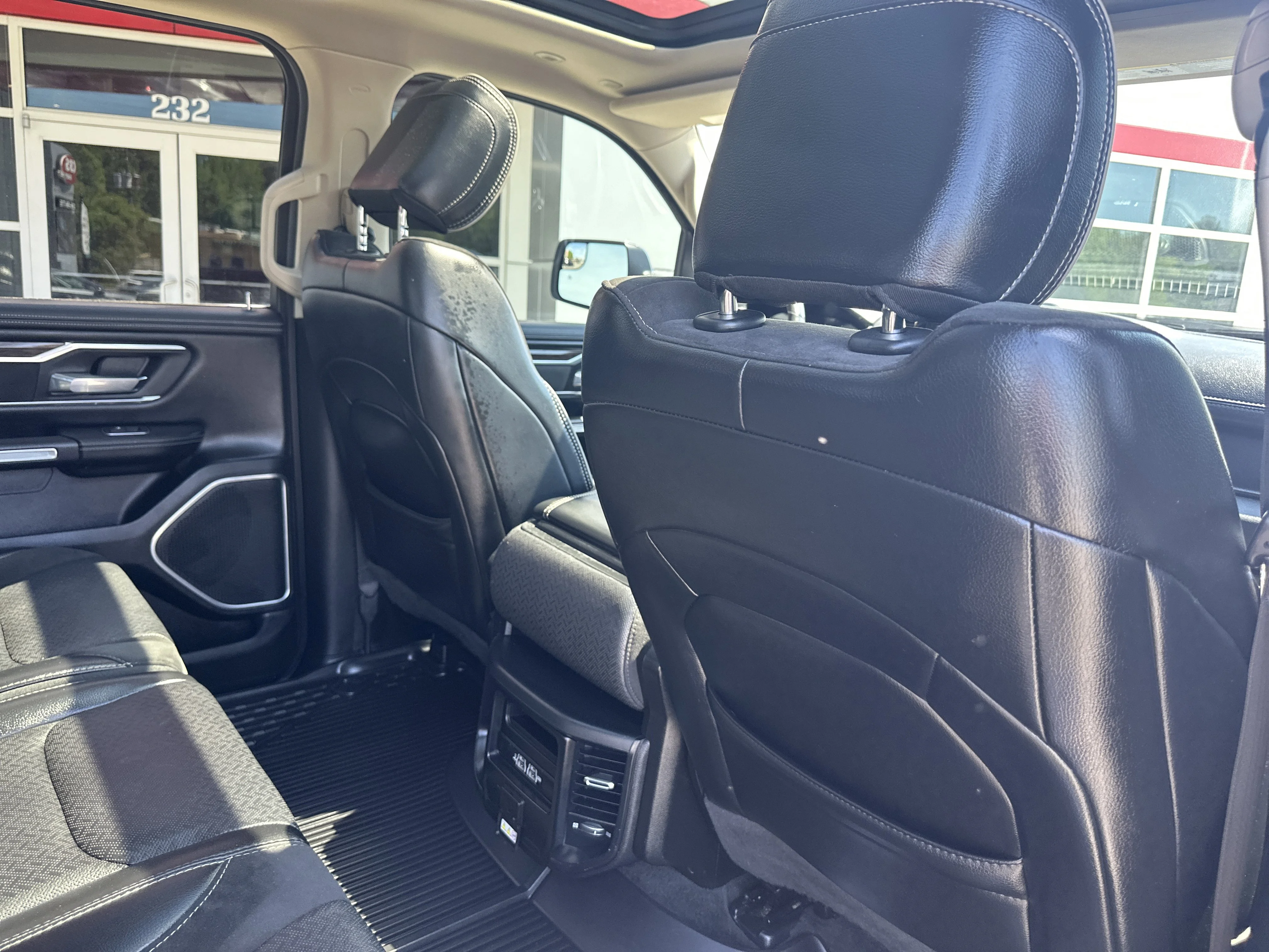 Used 2020 Diamond Black Crystal Pearlcoat Ram Laramie image 35