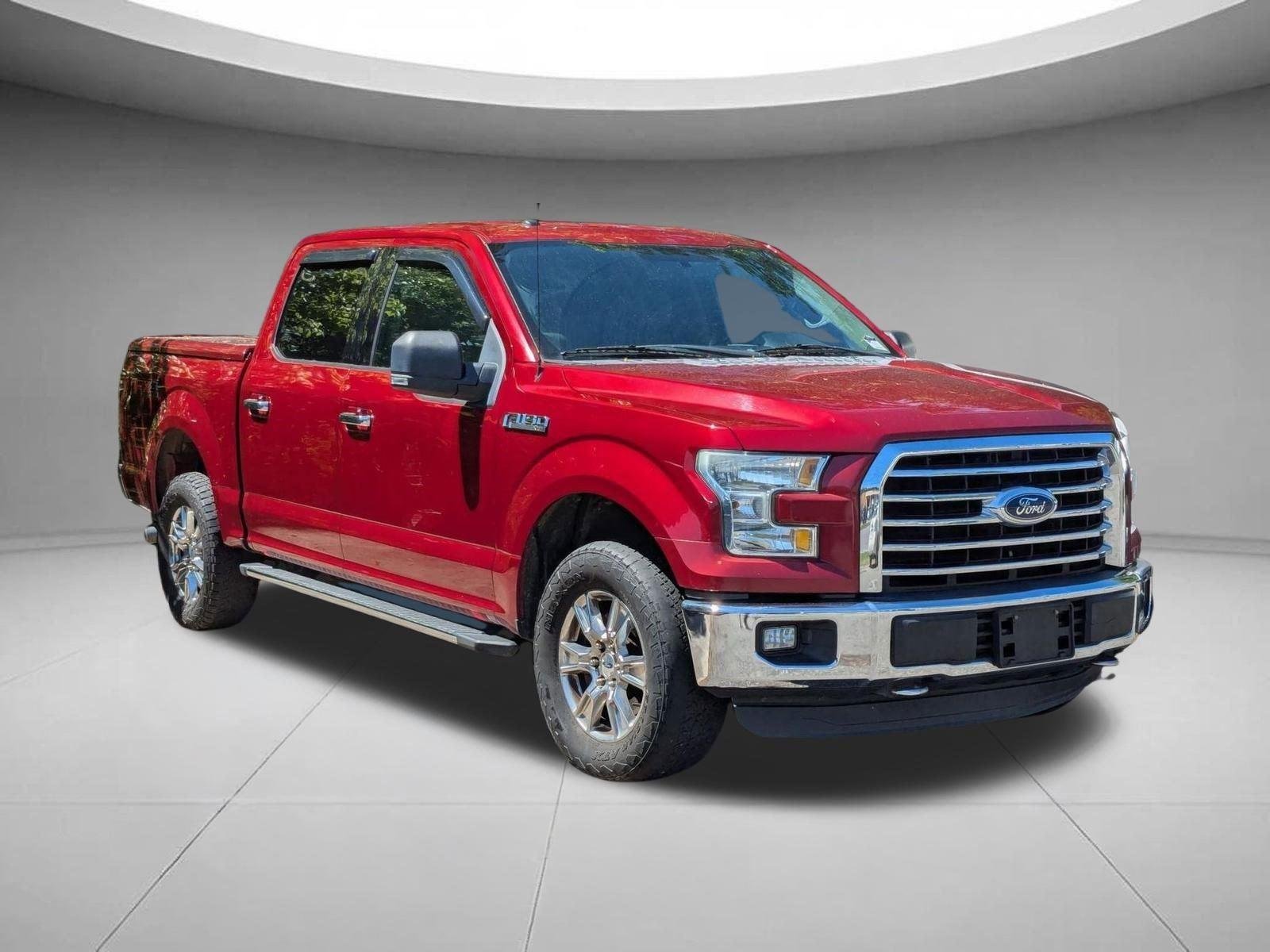 Used 2015 Ruby Red Metallic Tinted Clearcoat Ford XLT image 3