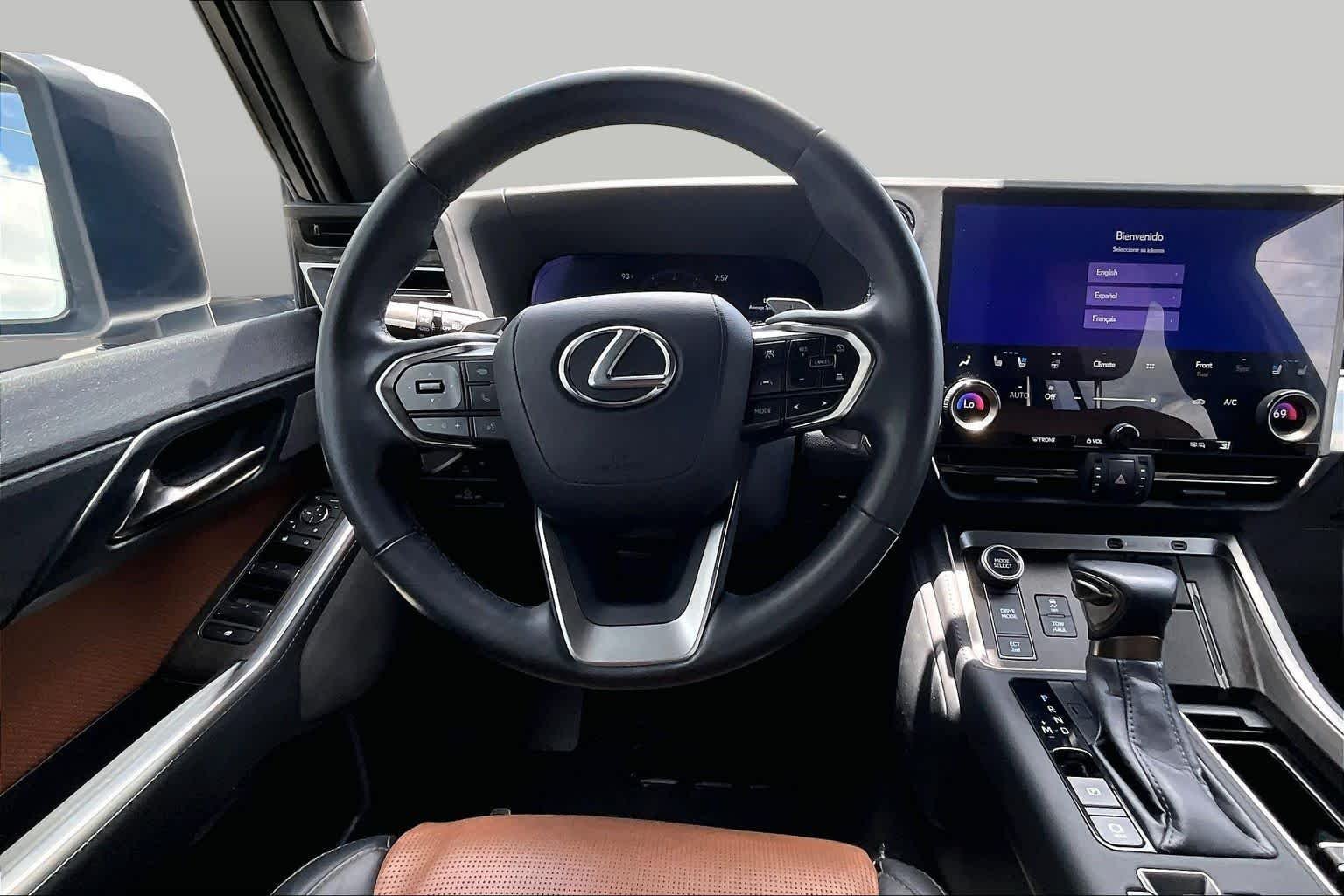 Used 2024 Eminent White Pearl Lexus Luxury+ image 6