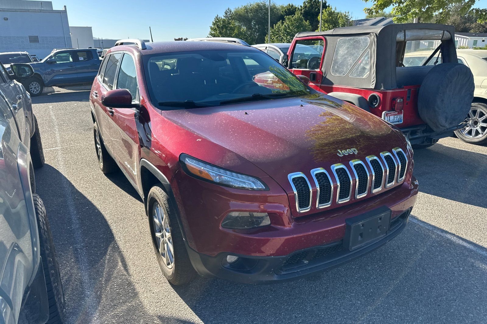 Used 2016 Red Jeep Latitude image 2